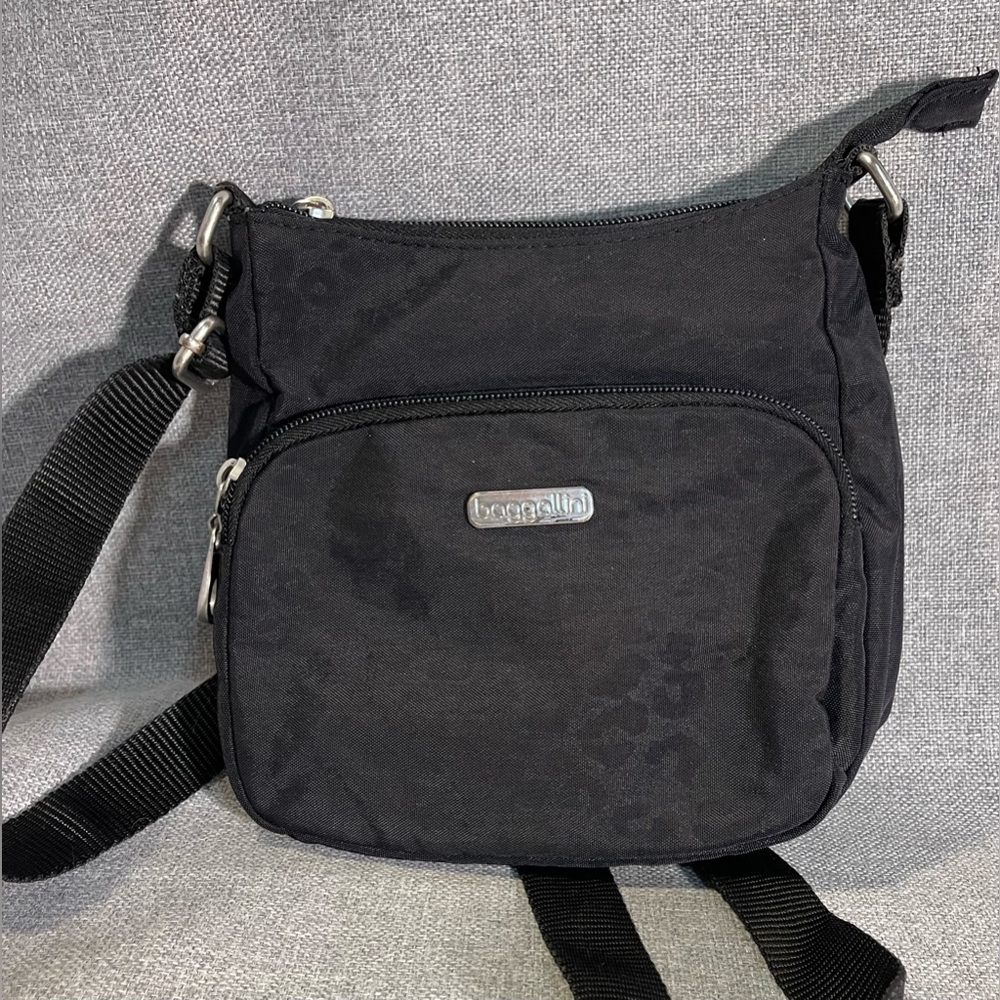 BAGGALLINI Animal Print Joey Bag Crossbody Shoulder Bag Black/Gray Nylon